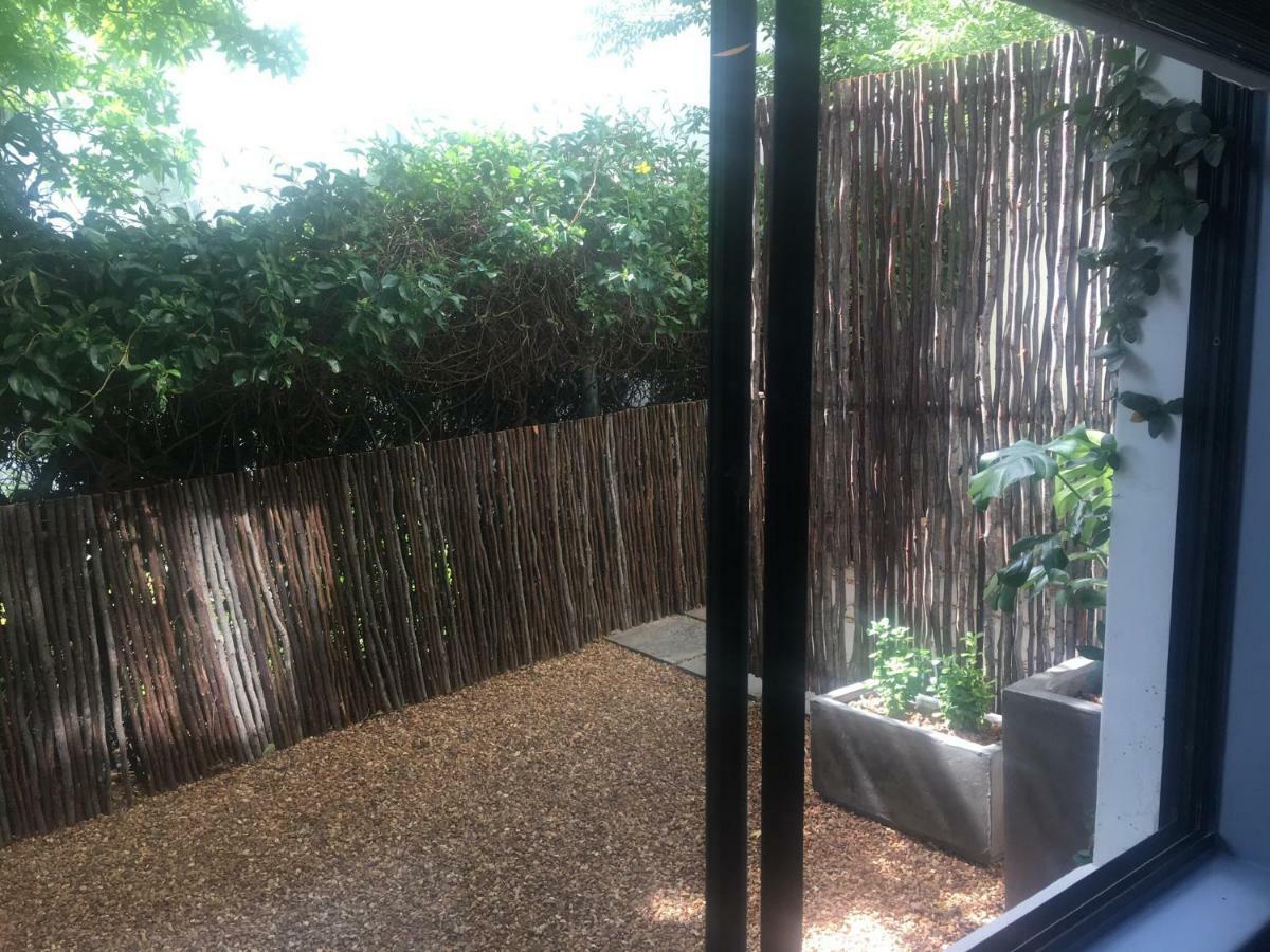 Table Mountain Guest Cottage With Private Garden Cape Town Bagian luar foto